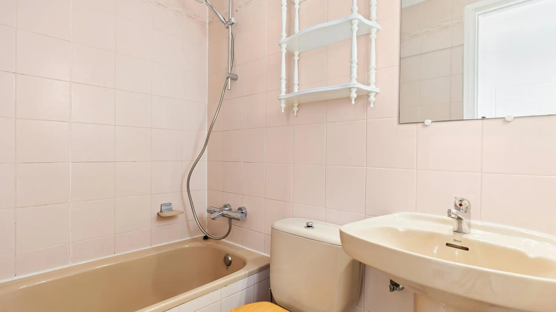 Apartamento B Frente Al Canal Con Terraza エンプリアブラバ 0*,  スペイン
