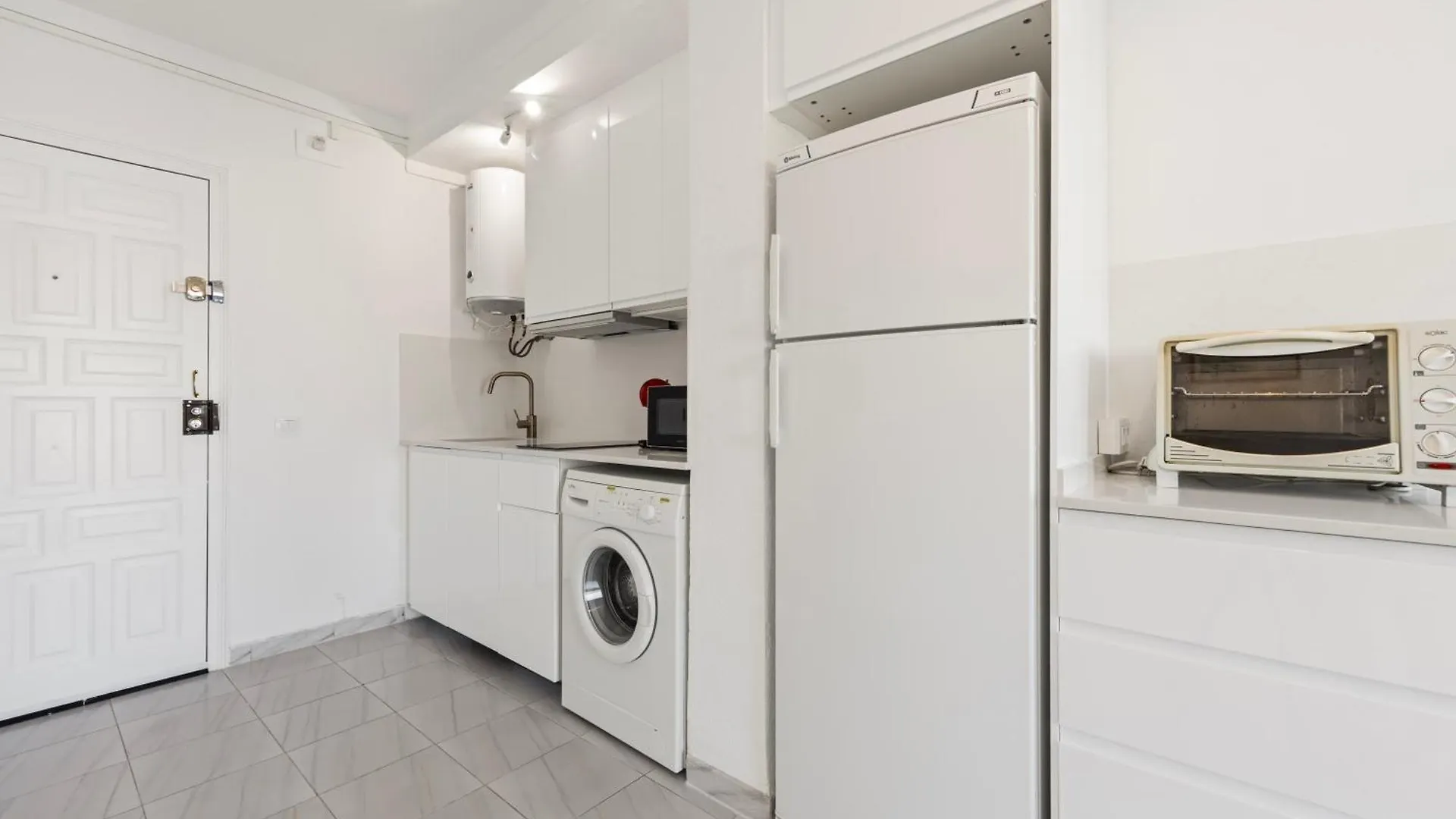 Apartamento B Frente Al Canal Con Terraza エンプリアブラバ アパート